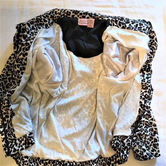 Southern Expressions Leopard Zip Jacket - Picture 6 of 7